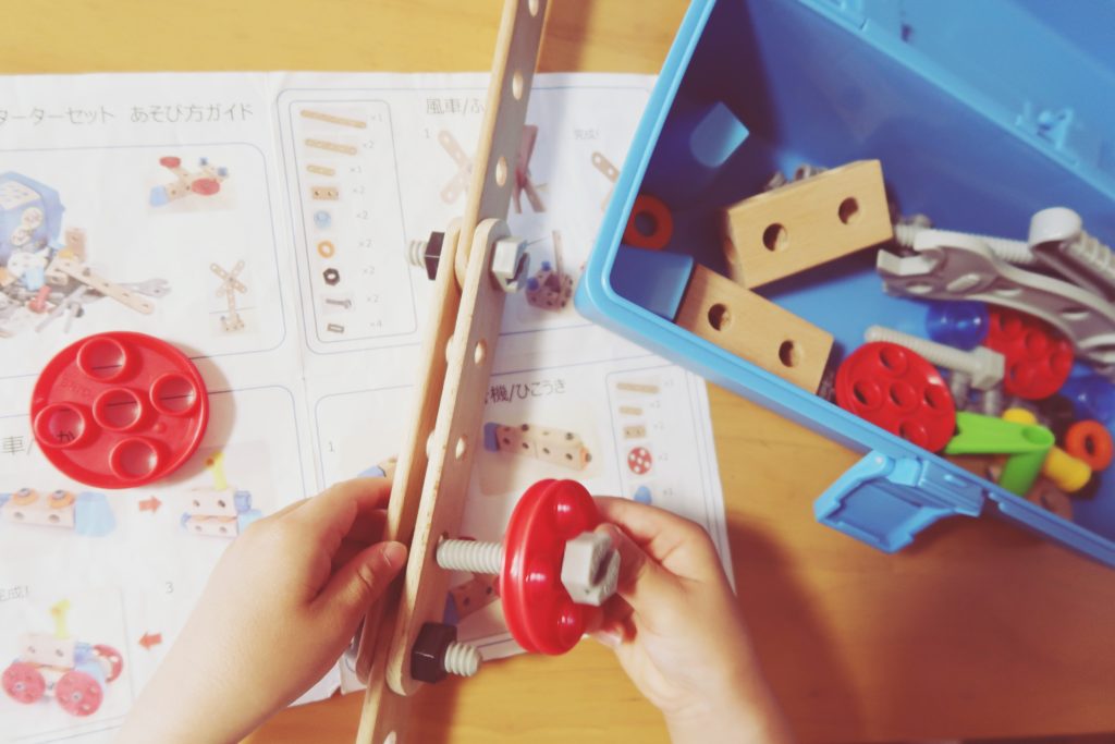 ブリオ Brio ビルダーのスターターセットで大工さん 3歳からのおすすめ工具おもちゃ おもちゃであそぼ