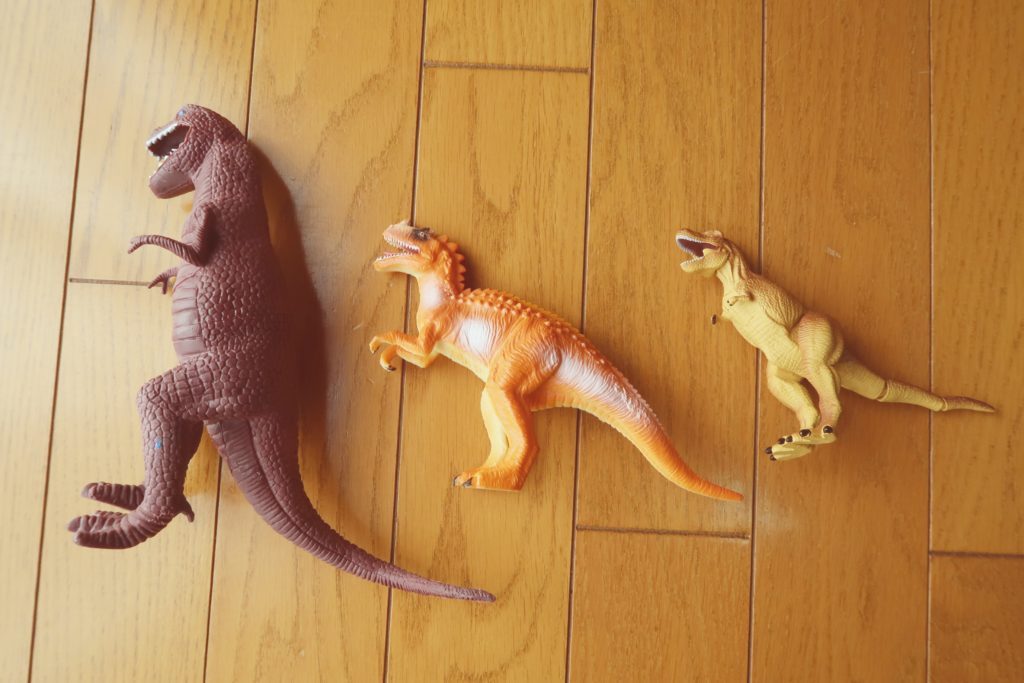 アニアのティラノサウルスがなかなかリアルで良き 動くしかけも楽しい おもちゃであそぼ