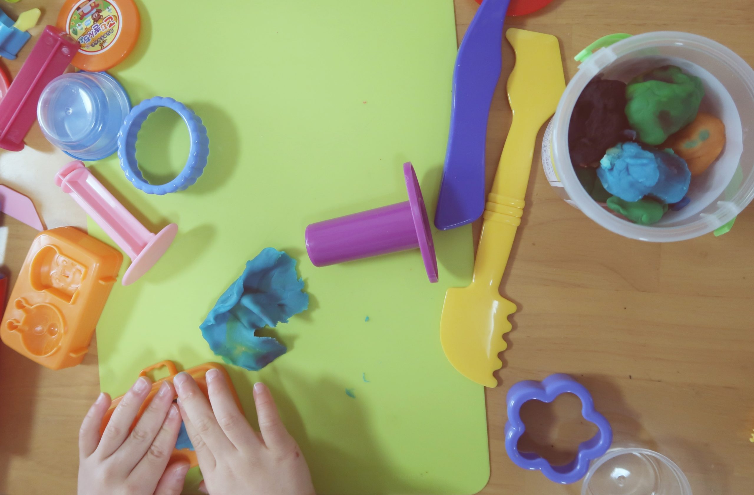 粘土遊びがたのしい 子供も大人も無心でものづくりやってみよう おもちゃであそぼ